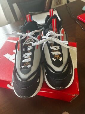 Women’s Nike Air Max Furyosa size 9.5 excellent used condition